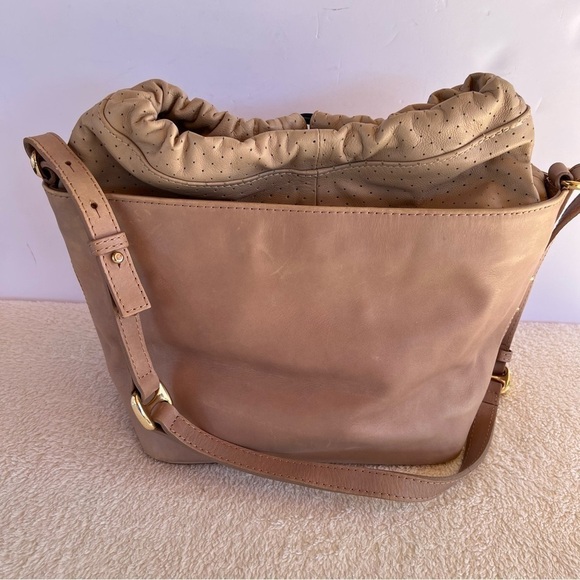 VIA REPUBBLICA LEATHER DRAWSTRING NEUTRAL SHOULDER HOBO BAG EUC - Picture 3 of 12